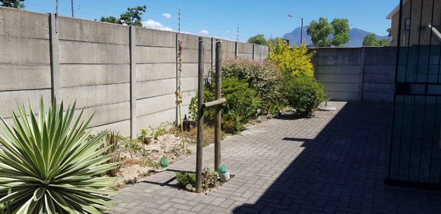 2 Bedroom Property for Sale in Paarl Western Cape